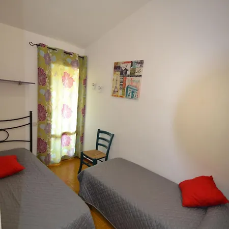 Cozy Flat With Private Garden